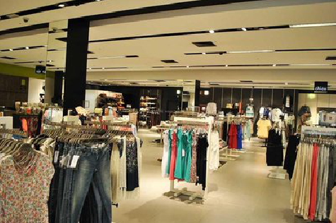 普定商场里的店面怎么装修？